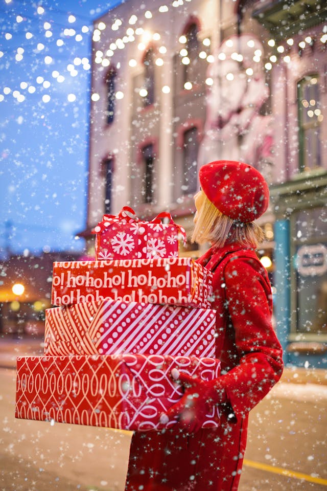 How Proper Bookkeeping Can Save Your Business During the Holiday Rush
